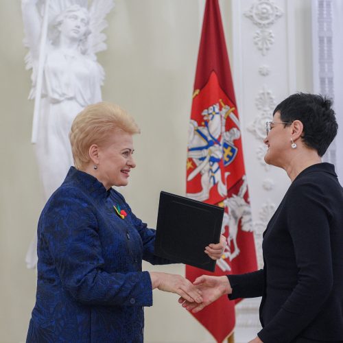 Menininkams įteiktos Nacionalinės premijos  © R. Dačkaus / Prezidentūros nuotr.