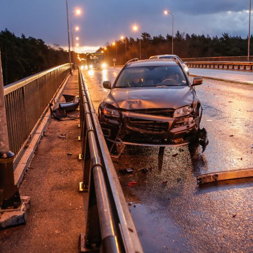 Avarija ant Lideikio gatvės viaduko  © Vytauto Petriko nuotr.