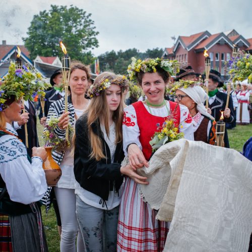 Vestuvinis Joninių festivalis Neringoje  © Vytauto Petriko nuotr.