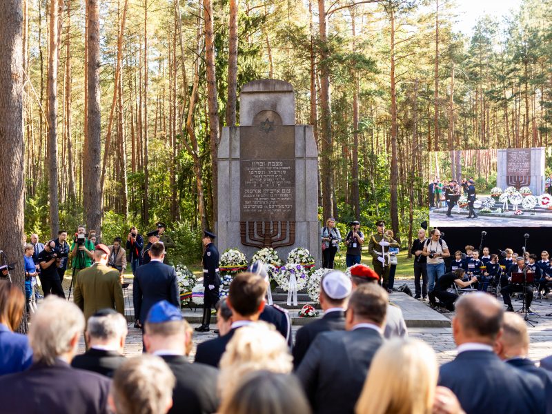 Holokausto aukų atminimas Panerių memoriale