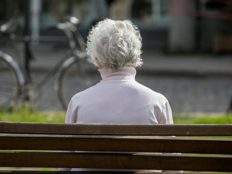 Tyrimas: kas dešimtas Lietuvos senjoras jaučiasi vienišas, gyvena uždarą gyvenimą