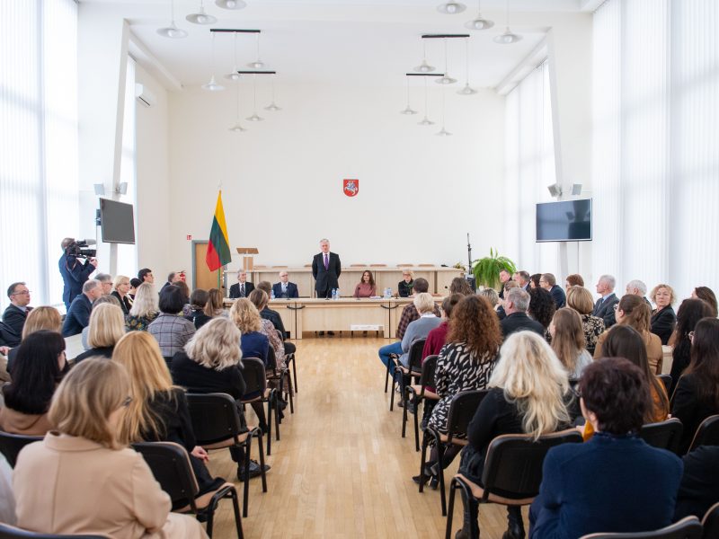 Prezidentas lankėsi Aukščiausiajame Teisme