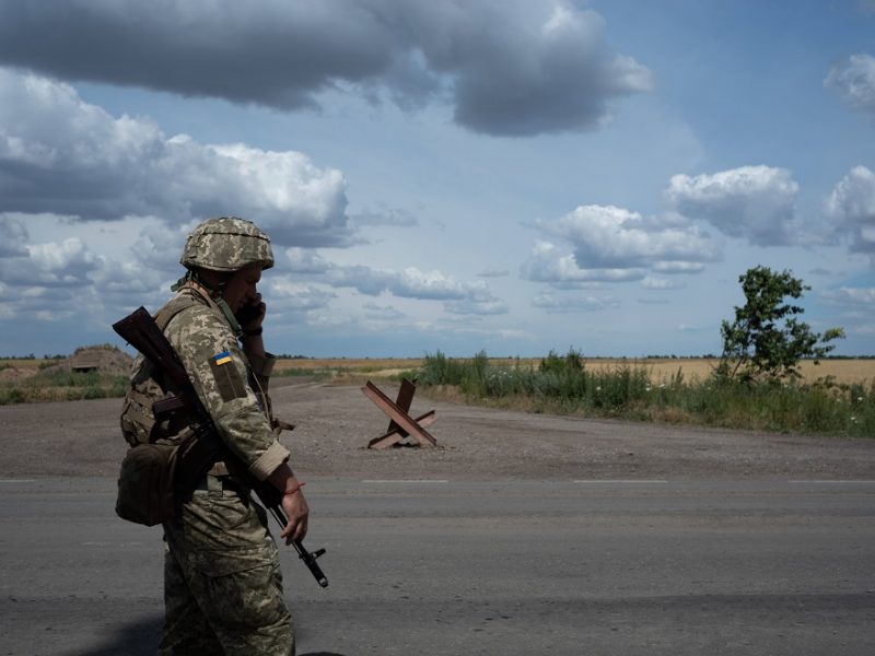 Ukraina teigia, kad Rusijos pajėgos nepasitraukė iš pietinio miesto Chersono srityje