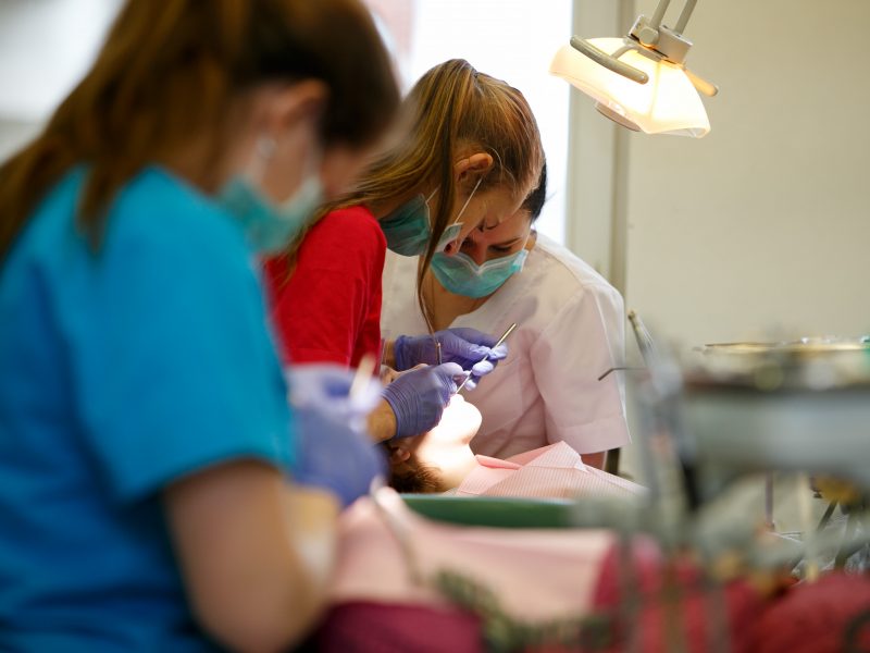 Savivaldos siekiantys odontologai skundžiasi Akreditavimo tarnybos patikrinimais