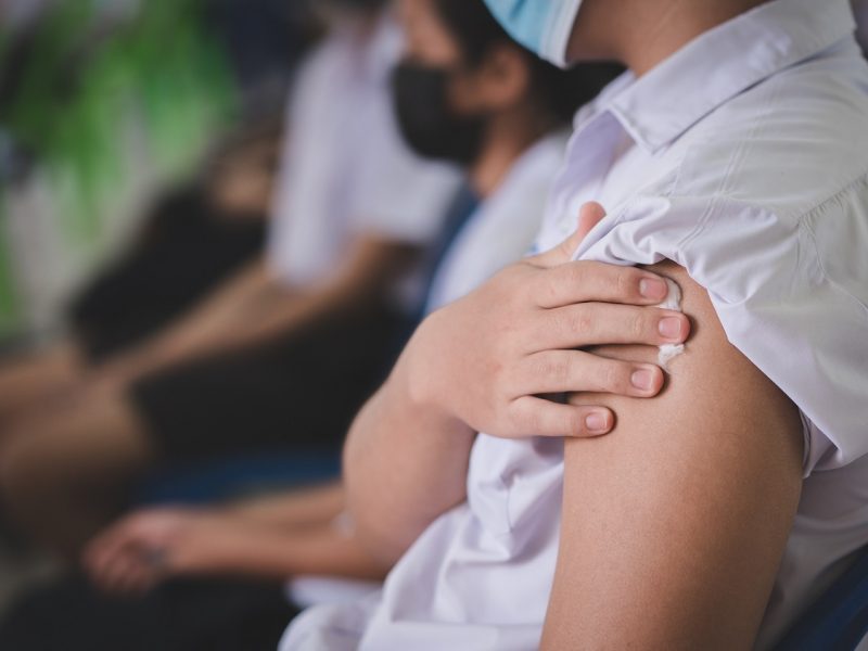 11-metės mama siūlomai naujai „gpaso“ tvarkai nepritaria: nenorėčiau tokio amžiaus vaiko skiepyti