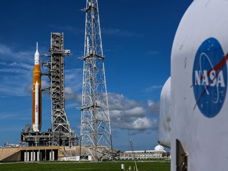 NASA ruošiasi skrydžių į Mėnulį raketos bandomajam startui