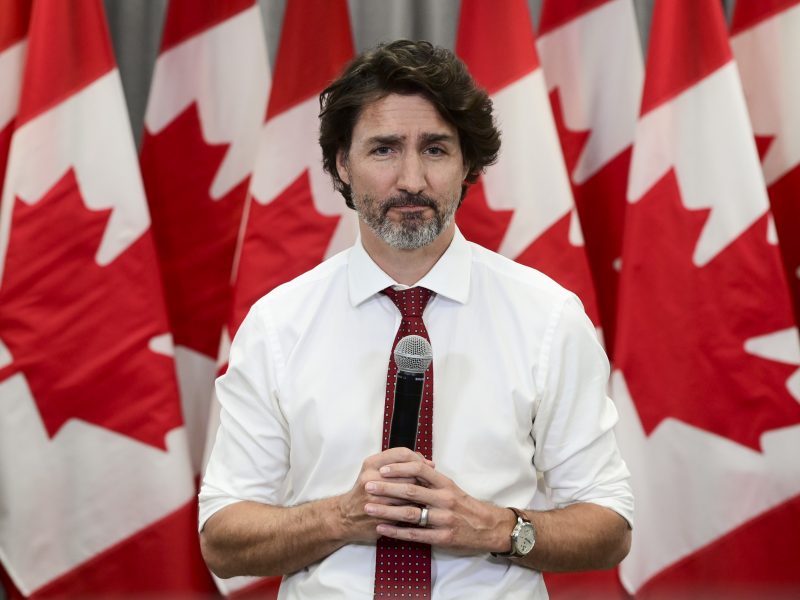 J. Trudeau: Kanadoje bent viena vakcinos nuo koronaviruso doze paskiepyti 65 proc. gyventojų