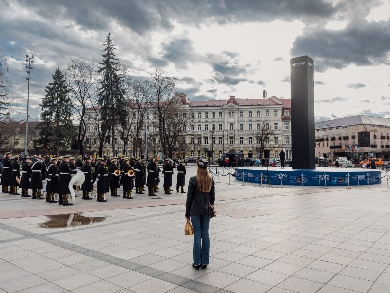 Instaliacijos „#MesNATO20“ atidarymas Katedros aikštėje