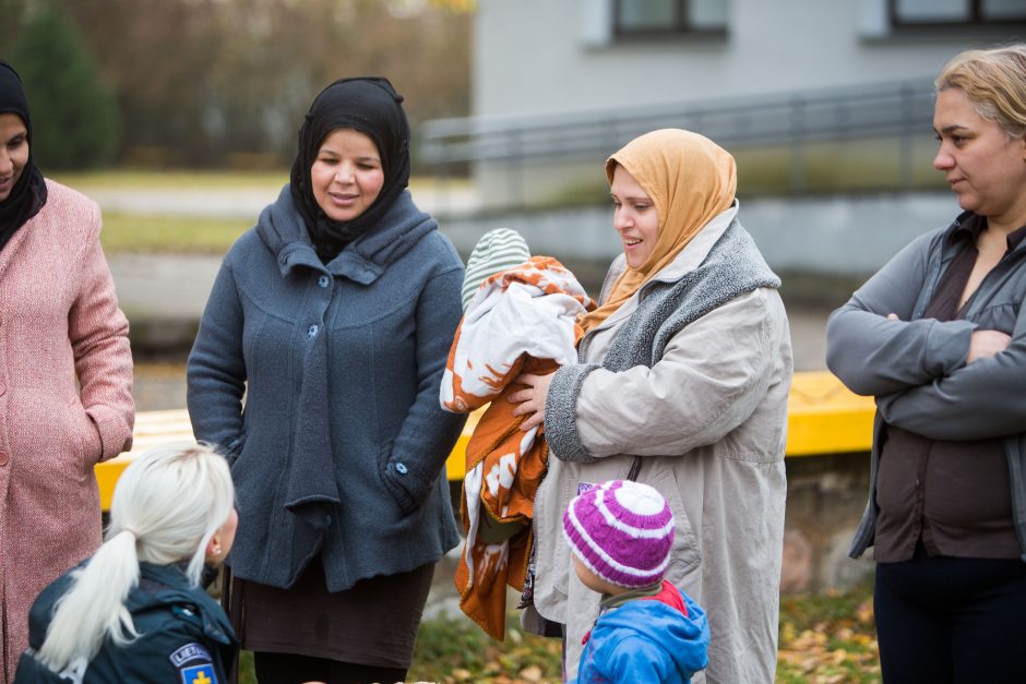 Pabėgėlių perkėlimas: Lietuva priėmė tik pusę kvotos, o pusė jų pabėgo