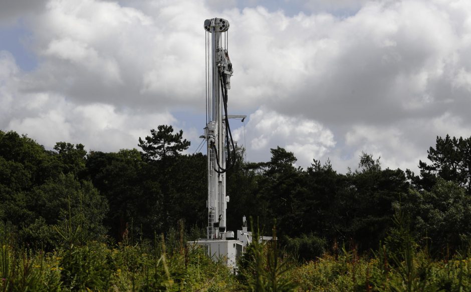 Idilišką britų kaimą apėmė įtūžis dėl skalūnų dujų