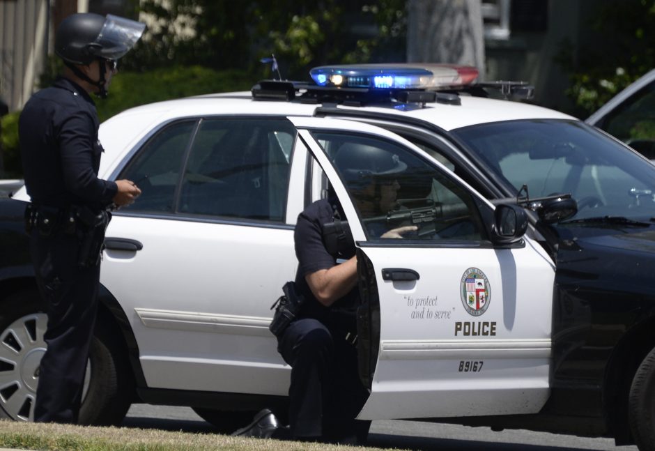 Prie Kalifornijos mokyklos nušauti mažiausiai keturi žmonės, sužeista vaikų