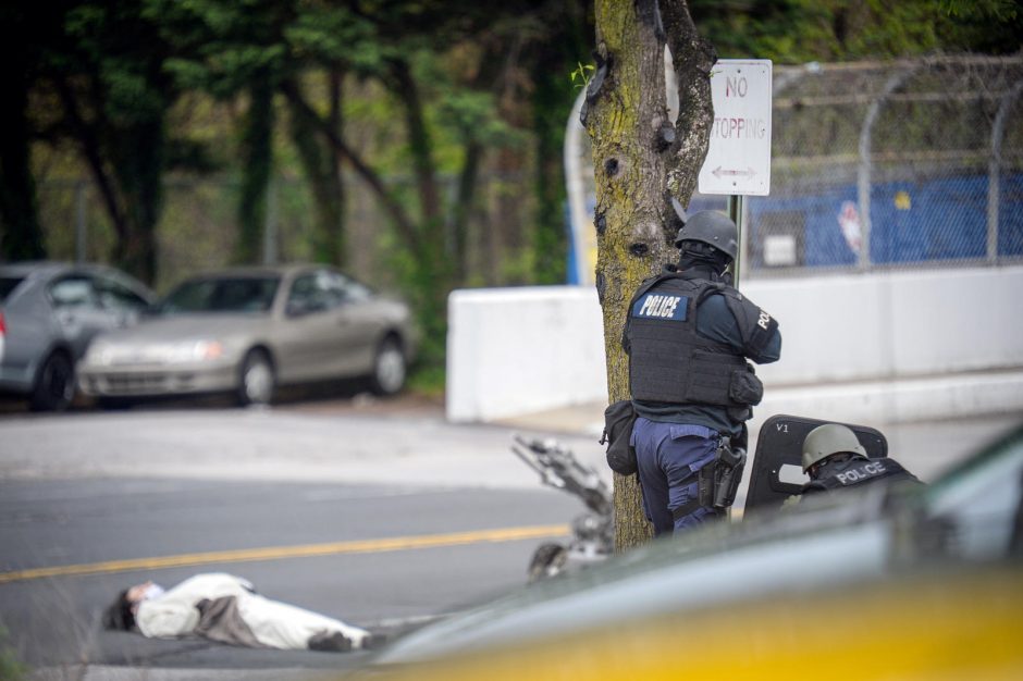 JAV pašautas pandos kostiumą vilkėjęs vyras, laikęs „bombą“ iš šokoladukų