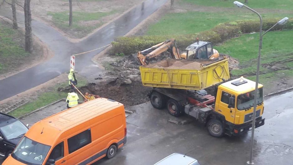 Pagalba vėžlio žingsniu: trūkusį vamzdį sutaisė po pusmečio