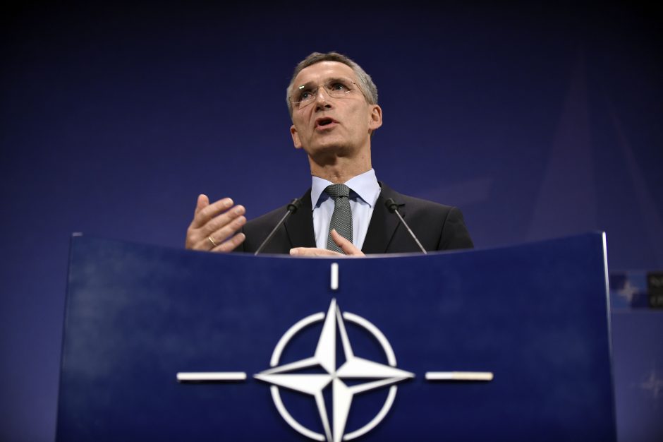 NATO nesiseka užmegzti dialogo su Rusijos kariškiais