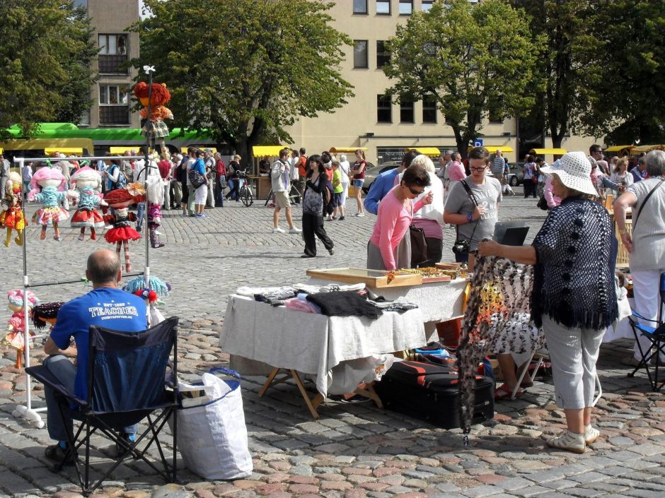 Turistų srautas atgaivino Teatro aikštę