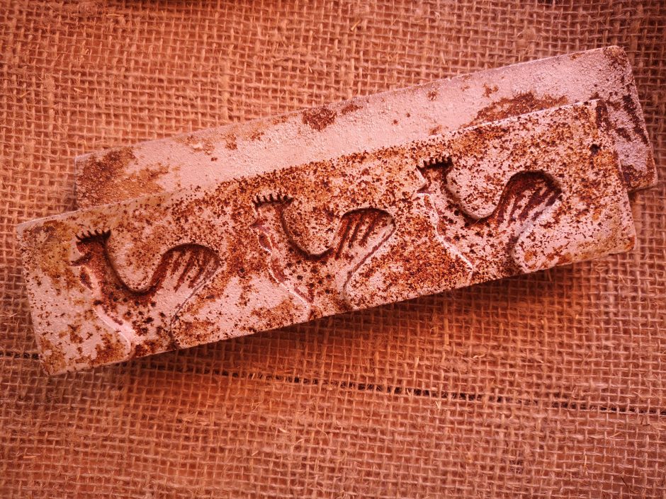 Vaikystės skanumynų nostalgija virto milžiniška keptuvių kolekcija