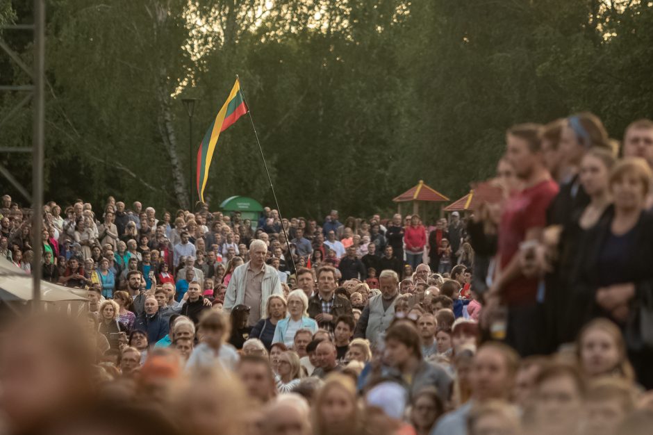 Tarp „Tautišką giesmę“ giedojusių keturių milijonų – tūkstančiai kauniečių balsų