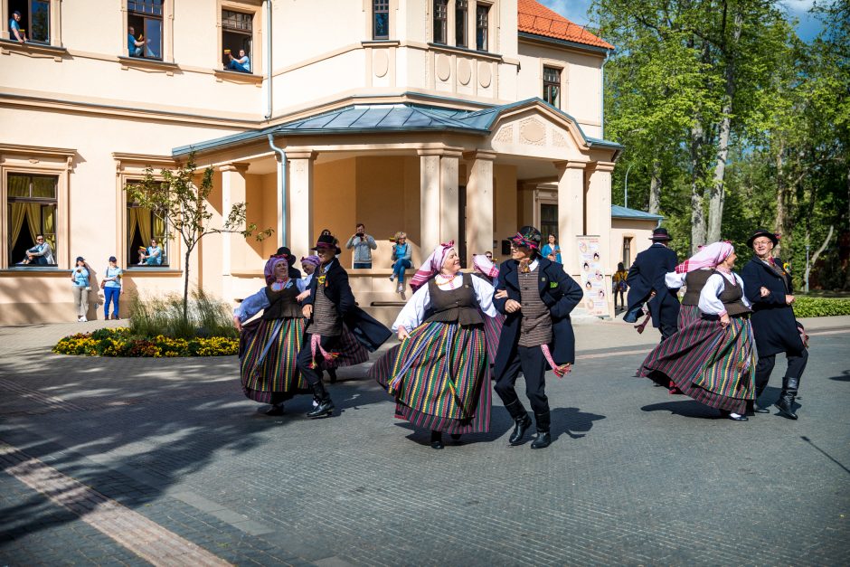 Palanga kviečia pasišokti: savaitgalį vyks tarptautinis liaudiškų šokių festivalis