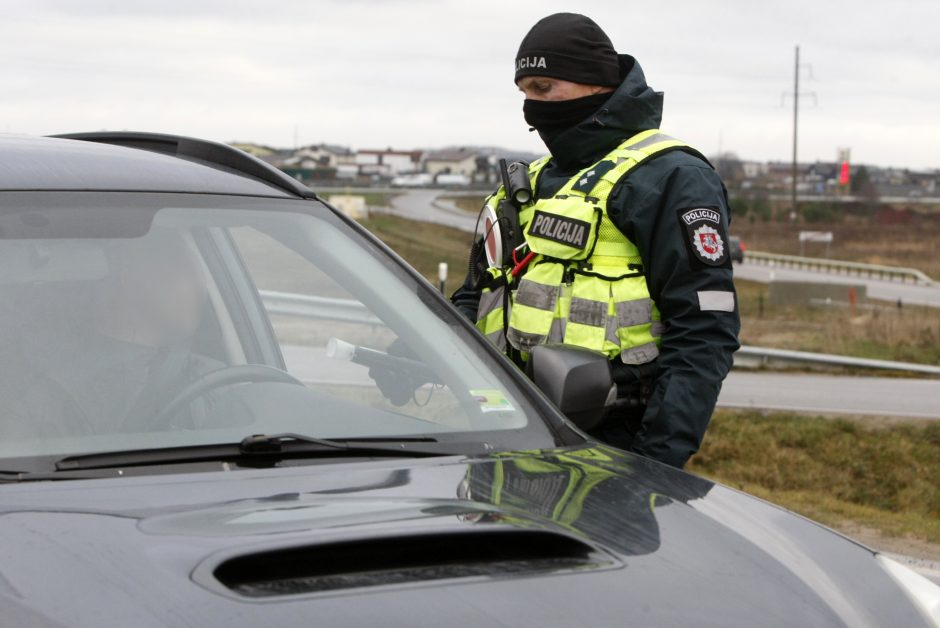 Karantinas prasidėjo: įvažiavimas į Klaipėdą jau ribojamas