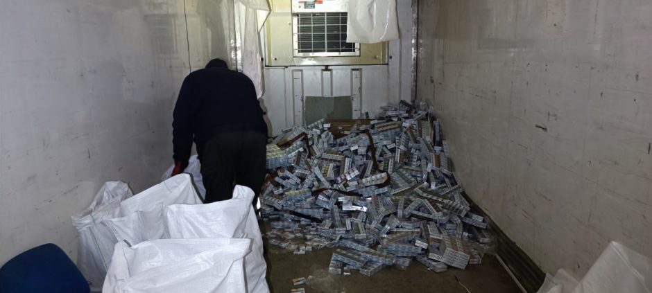 Muitininkai Lavoriškių poste sulaikė 180 tūkst. eurų vertės cigarečių kontrabandą