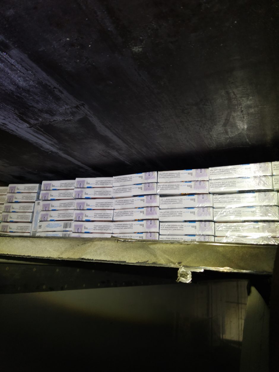 Muitininkai Lavoriškių poste sulaikė 180 tūkst. eurų vertės cigarečių kontrabandą