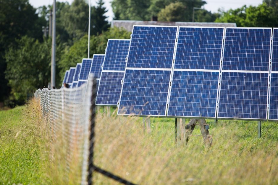 Komercinių saulės parkų plėtotojų sąraše – beveik 40 įmonių