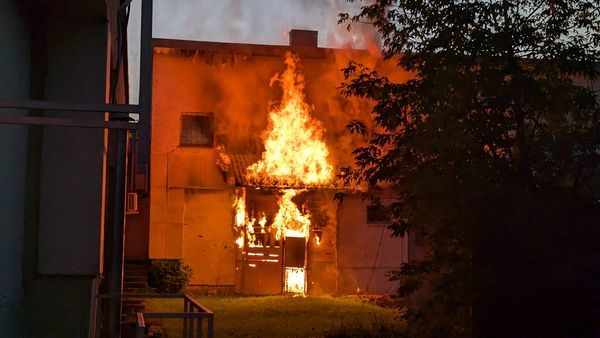 Panevėžyje – didžiulis gaisras: dūmai, atvira liepsna ir gausios tarnybų pajėgos