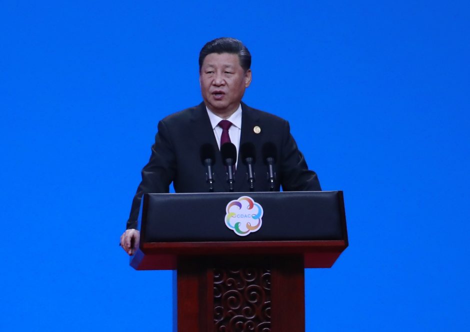 Xi Jinpingas sukritikavo NATO prieš vizitą Serbijoje