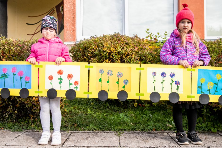 Šilainių darželinukai Mokytojų dieną siekė rekordo
