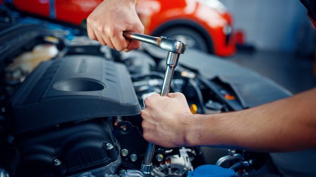 Efektyvi automobilio priežiūra: kaip išvengti brangiai kainuojančio remonto?