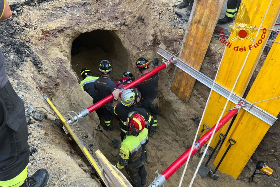 Romoje iš sugriuvusio tunelio išgelbėtas įtariamas banko plėšikas