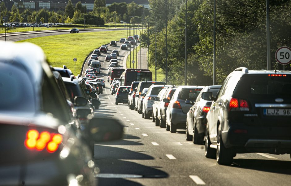 Naudotų lengvųjų automobilių šiemet įregistruota 0,2 proc. daugiau