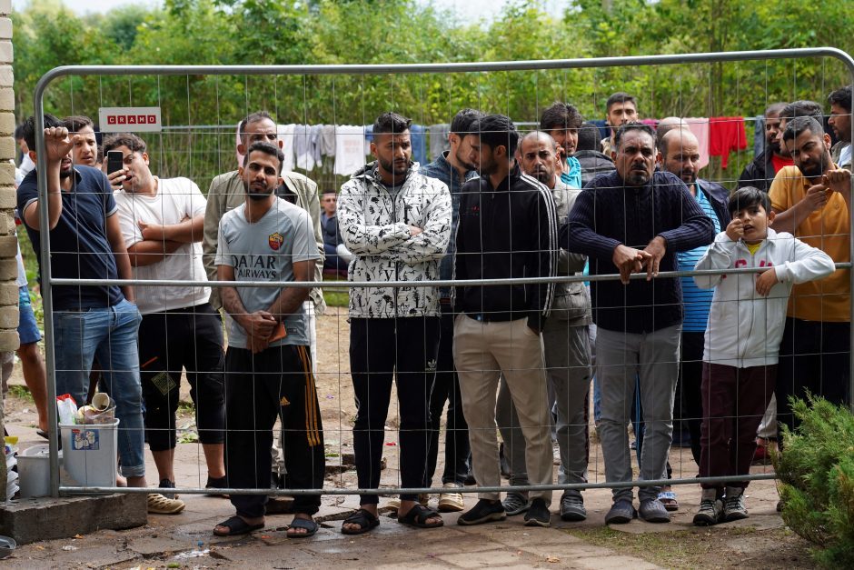 Užsieniečių registracijos centre – įsiutę migrantai: pareigūnai panaudojo ašarines dujas