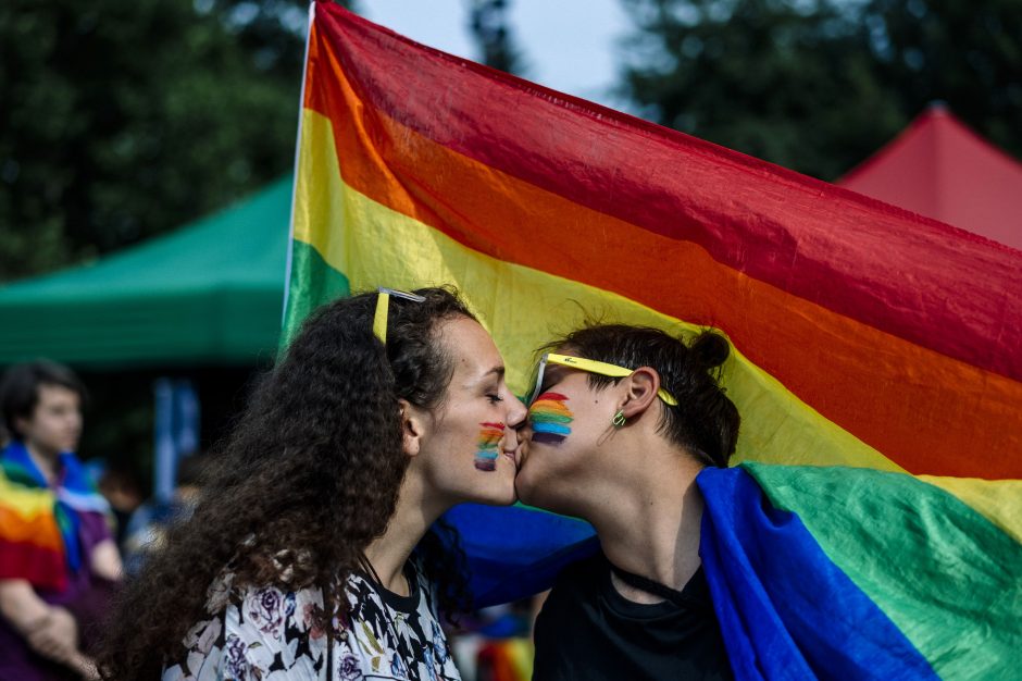 Juodkalnijoje oficialiai įregistruota tos pačios lyties partnerystė