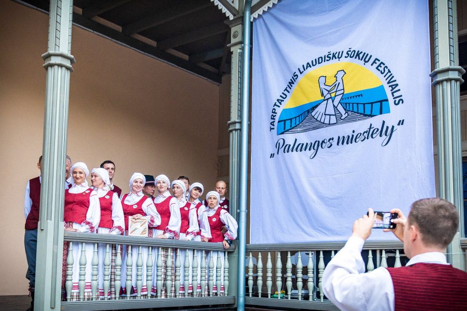 Savaitgalį kurortą nuspalvins tarptautinis liaudiškų šokių festivalis „Palangos miestely“