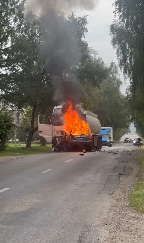 Kretingos rajone – šiurpi avarija: kartu su automobiliu sudegė vairuotojas