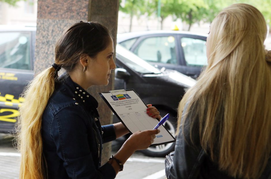 Svetimšaliai ieško naivių geraširdžių: vaidino nebylius ir rinko klaipėdiečių pinigus