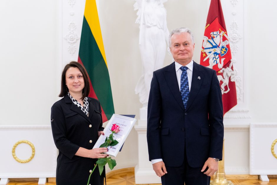 Prezidentas apdovanojo geriausių 2021 metų mokslinių disertacijų autorius