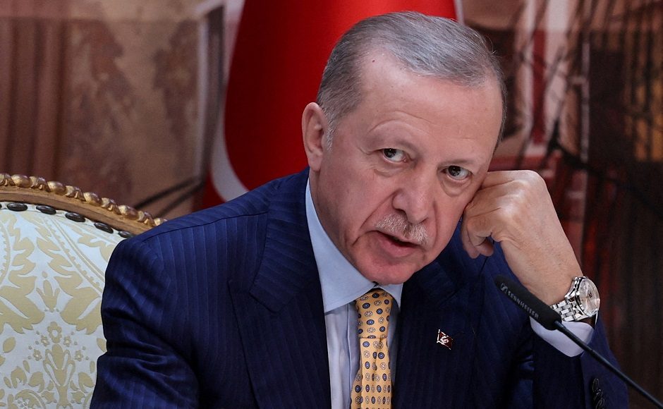 R. T. Erdoganas pasveikino V. Putiną, pasisiūlė tarpininkauti sprendžiant karą Ukrainoje