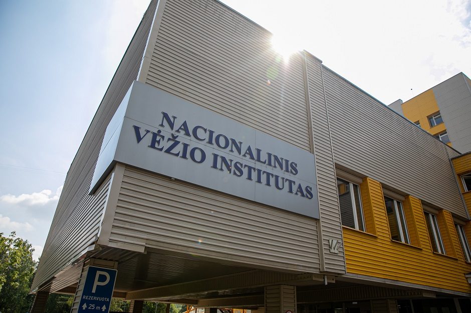 VU, Santaros klinikos ir NVI sutarė glaudžiau bendradarbiauti onkologijos srityje