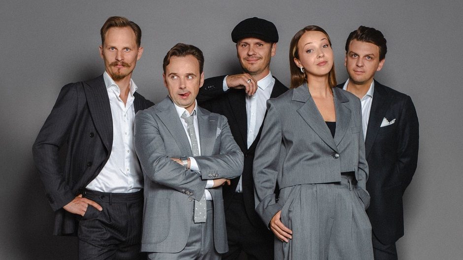 Penkiolikto gimtadienio proga  teatro „Kitas kampas“ aktoriai surengė šventinę fotosesiją