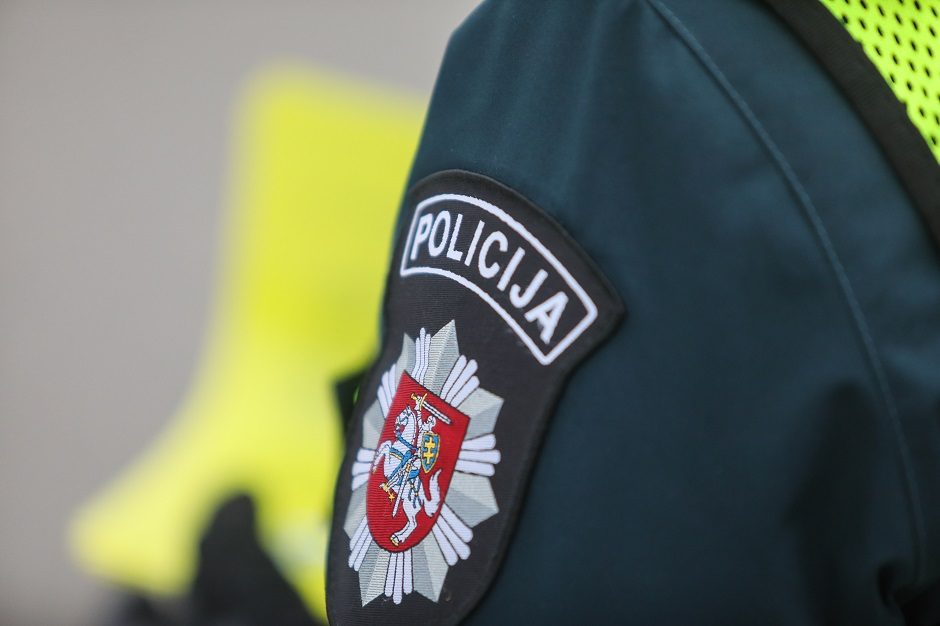 Klaipėdoje sulaikytas neblaivus nepilnametis sužalojo policijos pareigūną