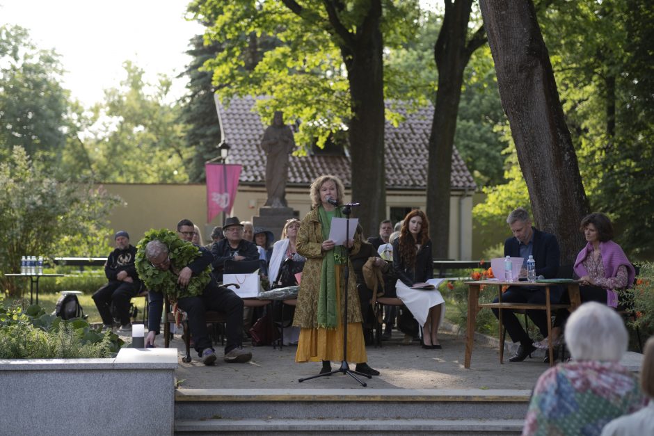 Kaune vainikuotas „Poezijos pavasario“ laureatas