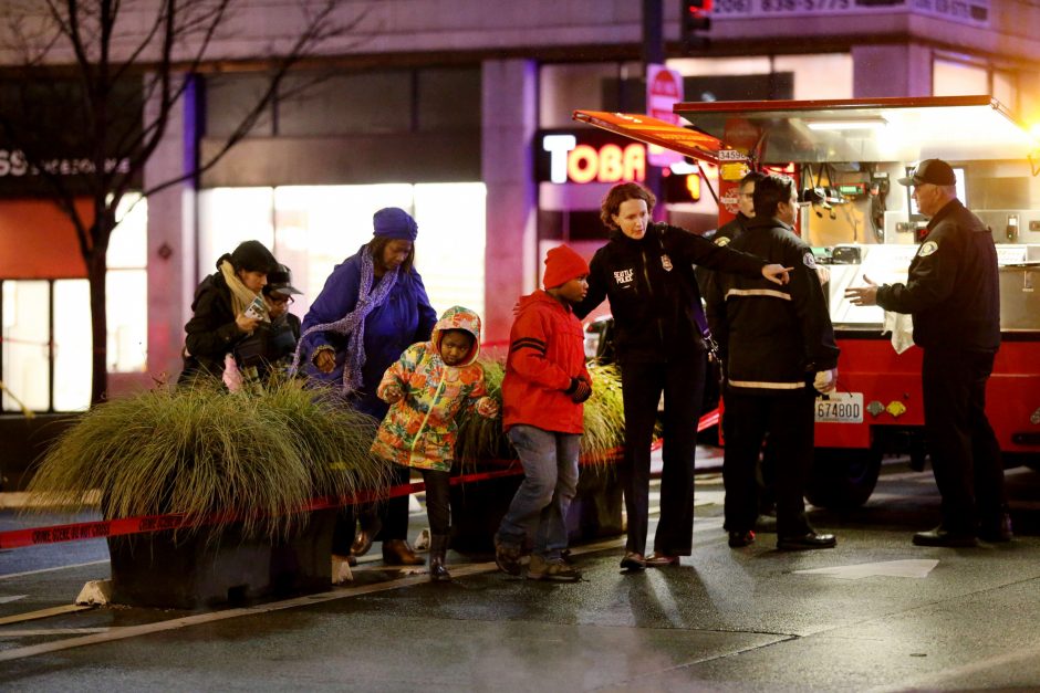 JAV per šaudynes prie „McDonald’s“ žuvo moteris, peršautas vaikas