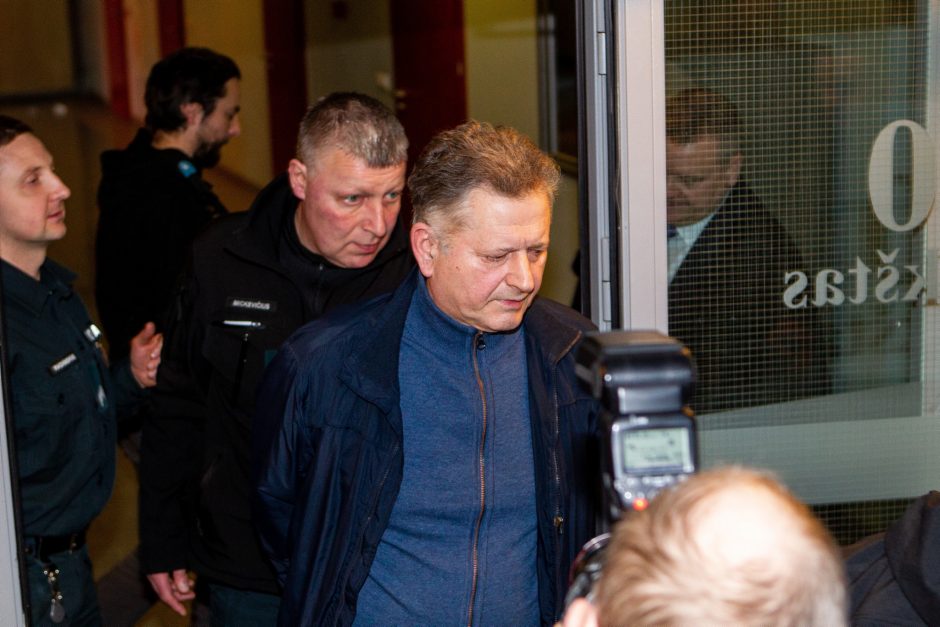 Teismas buvusio teisėjo V. Bavėjano korupcijos byloje apklaus jo kolegas