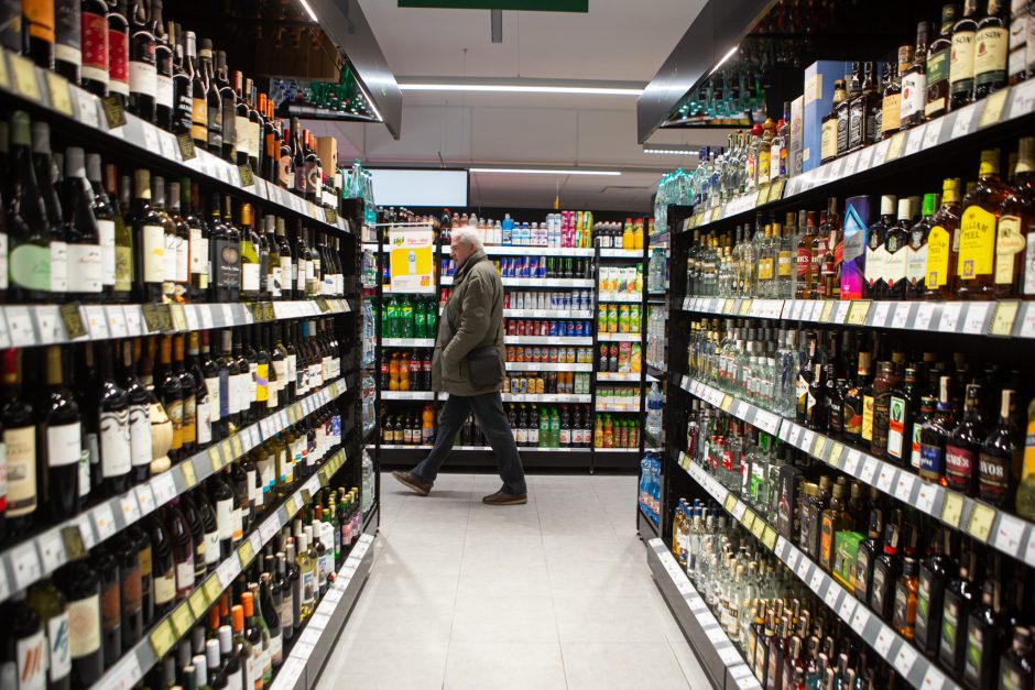Seime – idėja leisti alkoholiu prekiauti tik nuo 12 val. iki 20 val.