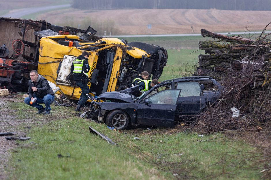 Po tragiškų avarijų siūlo pakeitimų: kalbama apie baudos balų sistemą, arešto bausmę