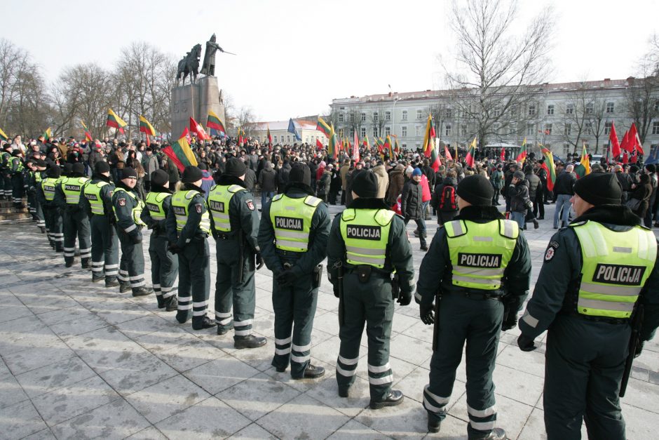 Valdžia netesi pažadų policininkams: tūkstančio eurų „į rankas“ neuždirbs