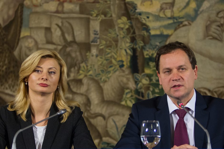Lenkų rinkimų akcija į ministrus siūlo du Seimo narius
