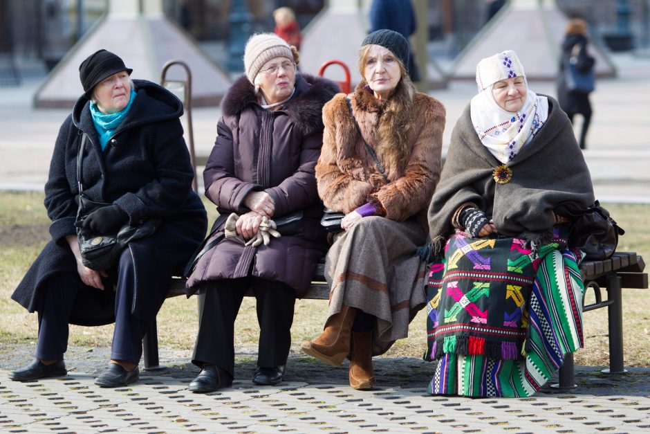 EK pabrėžia: siūlymas ilginti lietuvių pensinį amžių iki 72 metų – mitas